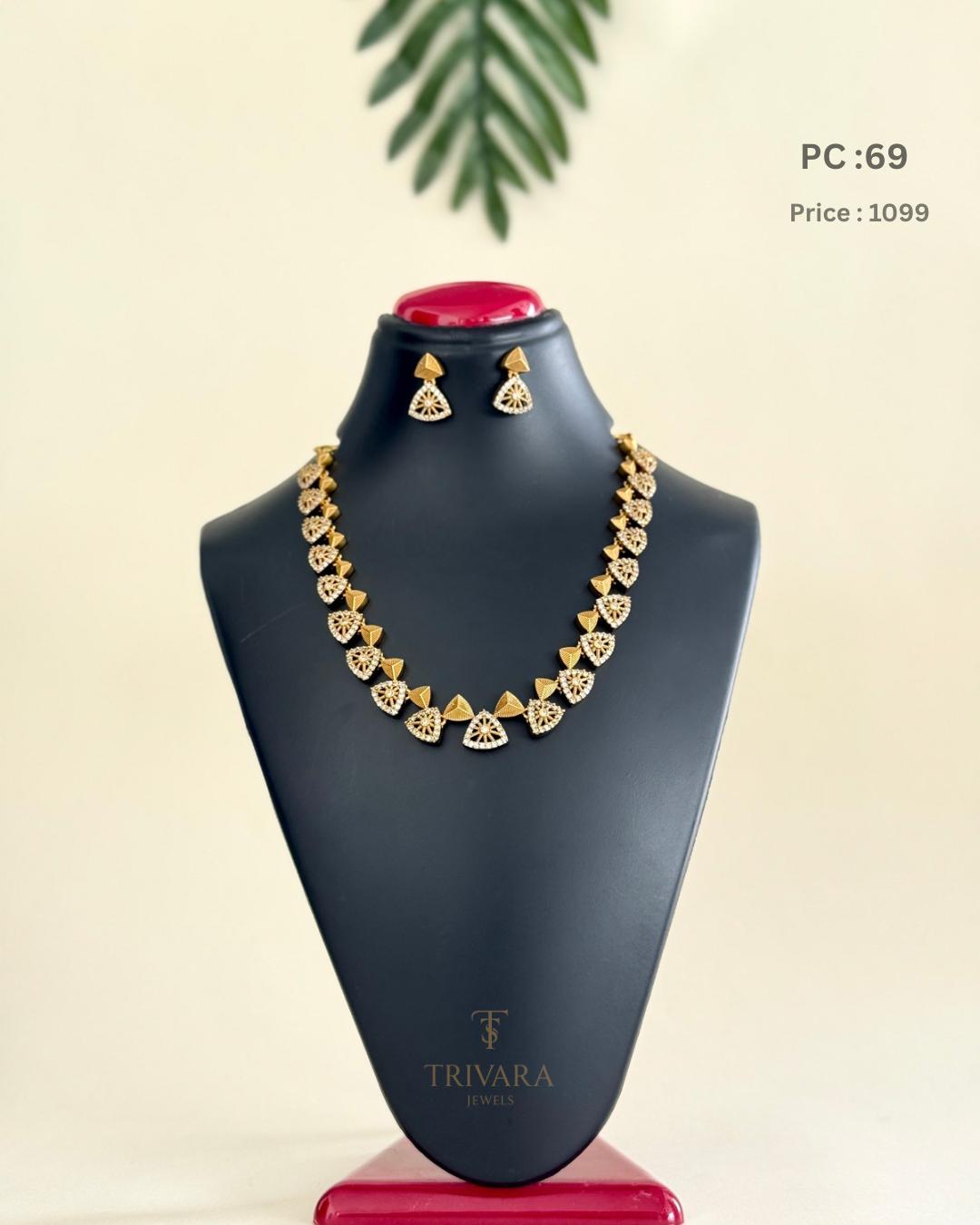 AD Trikona necklace