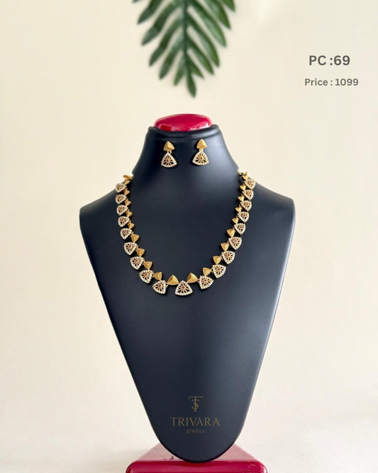 AD Trikona necklace