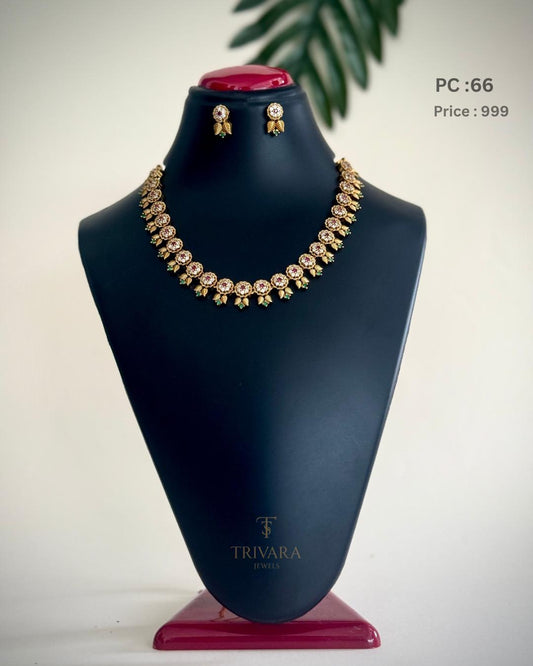 AD kriti neck chain